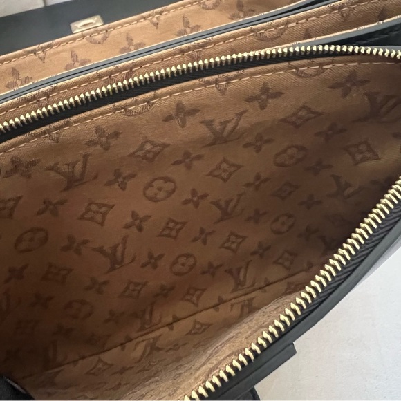 Louis Vuitton Black Calfskin Rendez-Vous Adjustable Shoulder Strap Bag AuthPurse - Picture 12 of 13